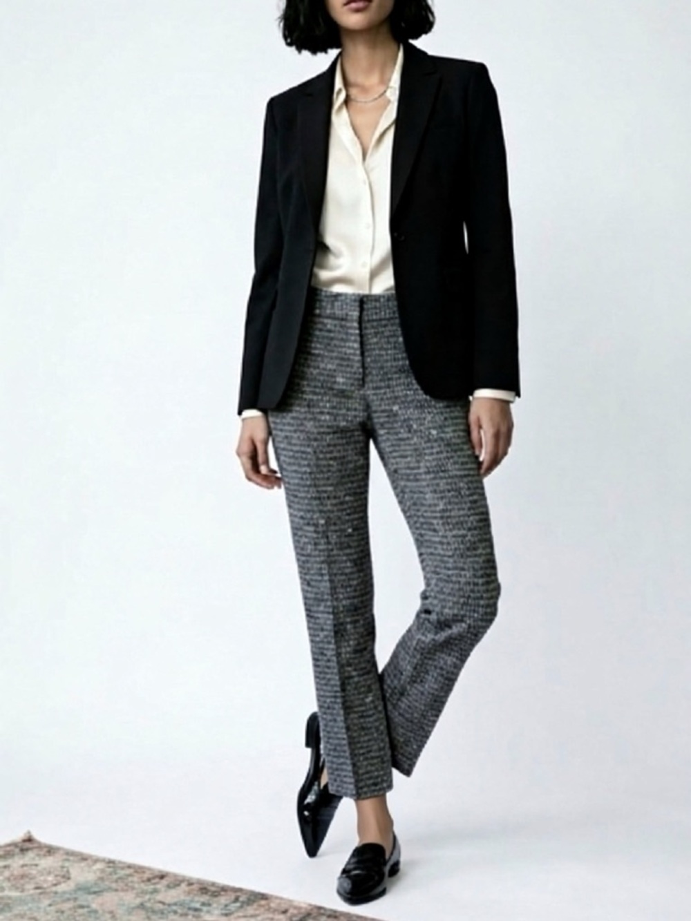 NWOT Amanda + Chelsea Ponte Stretch Slim Ankle Pant in Black and White Combo 4
